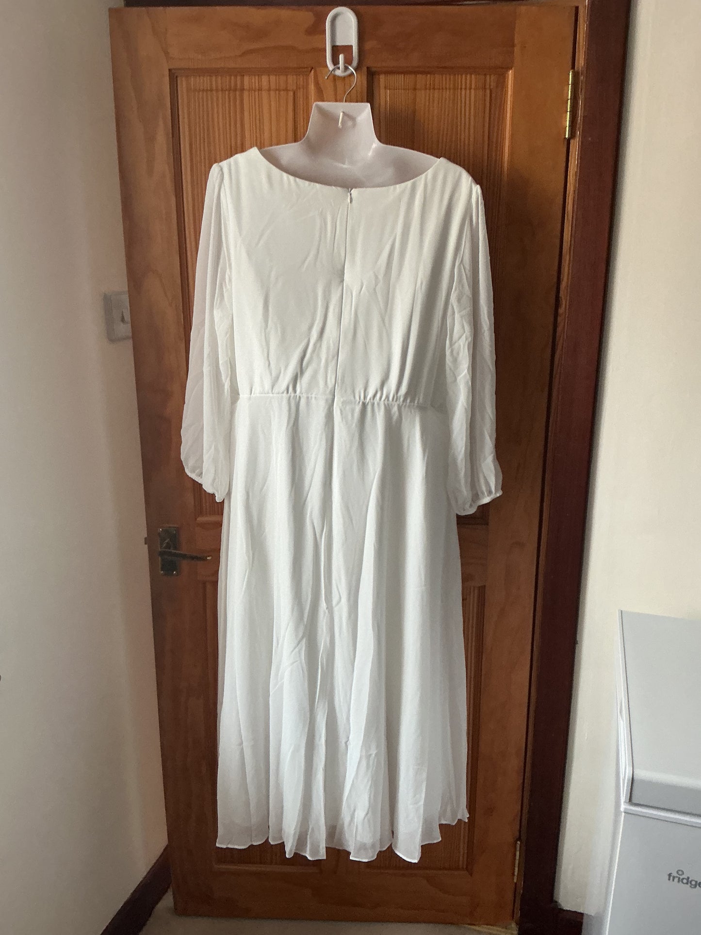 Ever-Pretty Women's V-Neck Pleated A-Line Bridesmaid Dress – White UK24