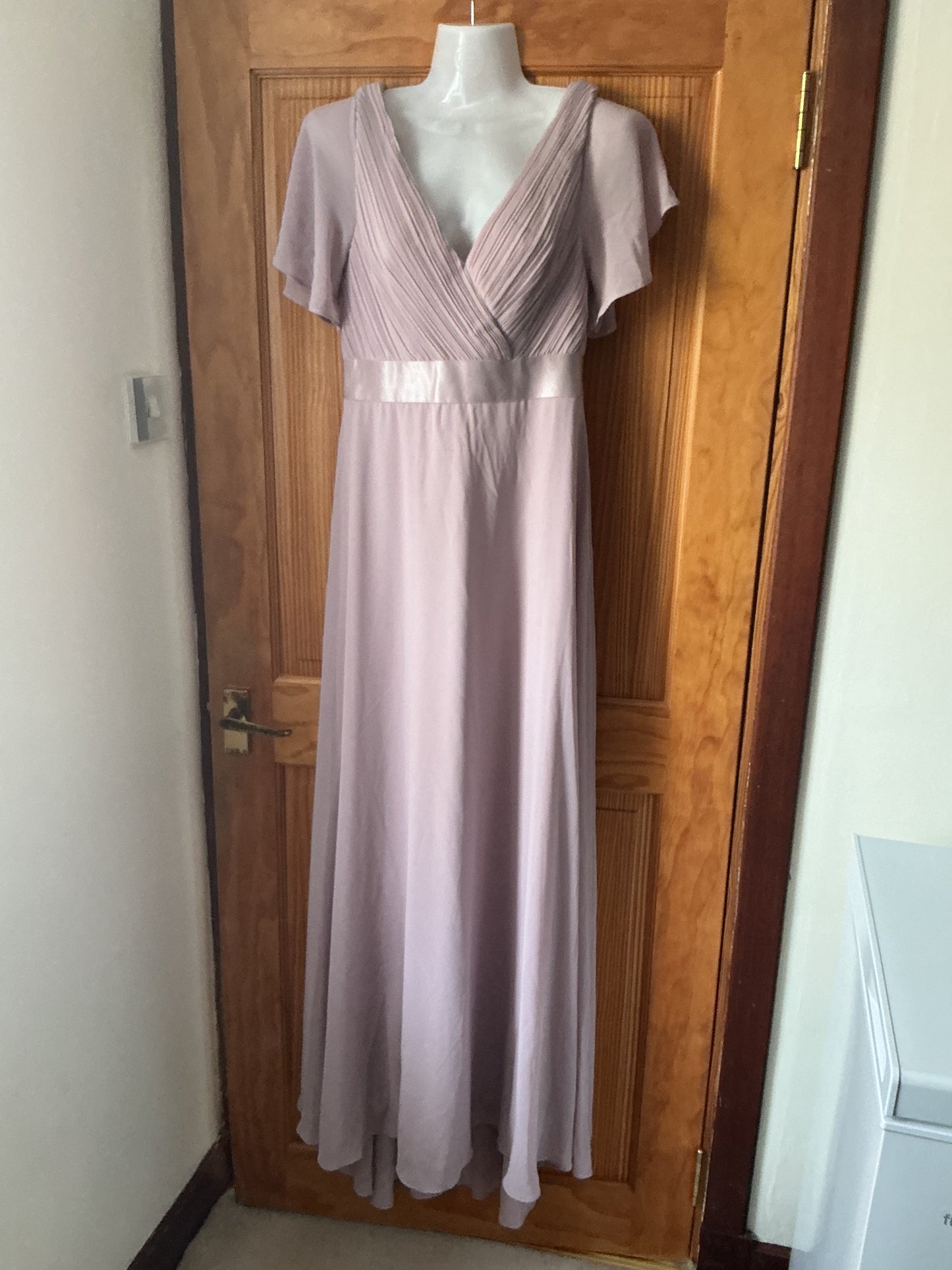 Ever-Pretty Double V-Neck Chiffon Bridesmaid Dress Empire Waist Short Flutter Sleeves – Lilac UK12
