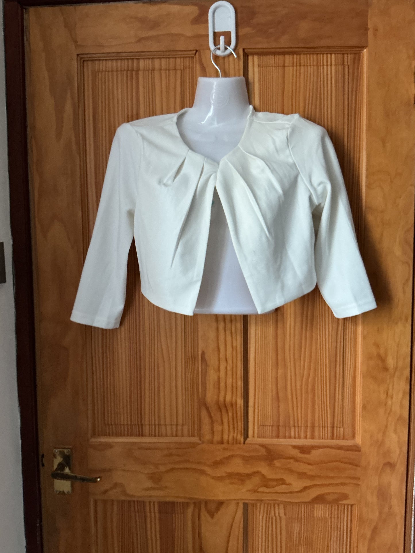 Women's Pleated Shrug Top Collarless 3/4 Sleeve Open Front Crop – White XS