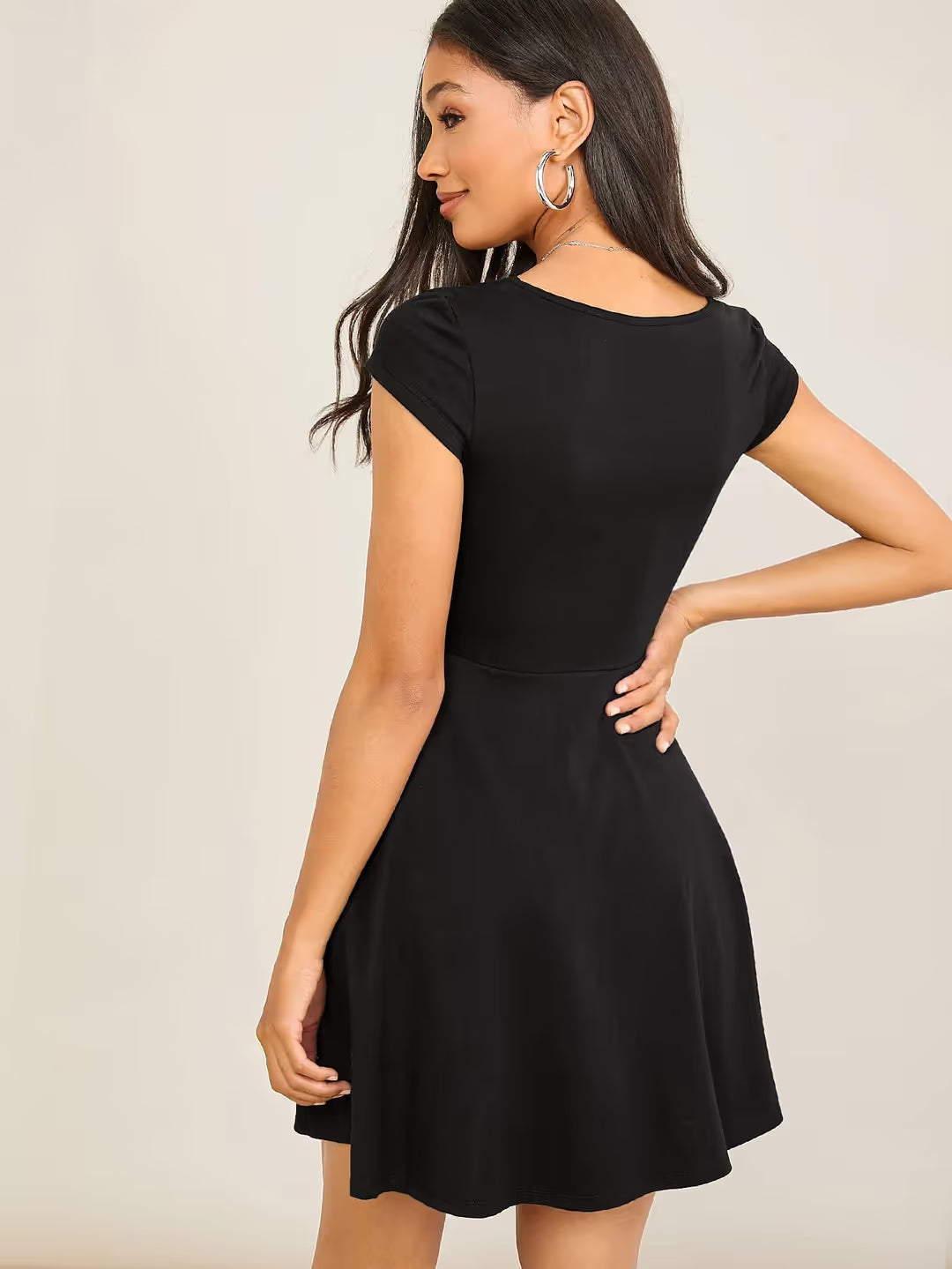 Gorglitter Skater Mini Dress Women's Size Medium Black Scoop Neck Cap Sleeves